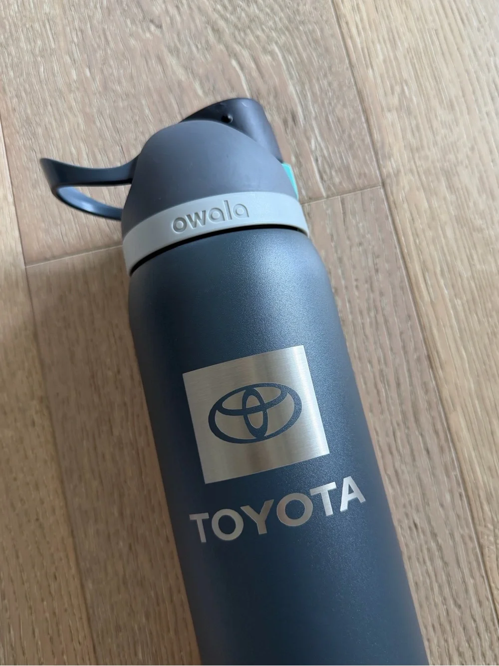 Owala FreeSip Water Bottle Tumbler 32oz